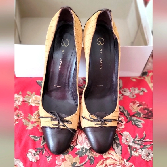 ST JOHN Tan Suede Brown Leather Bow Pumps made in Italy - Picture 1 of 9